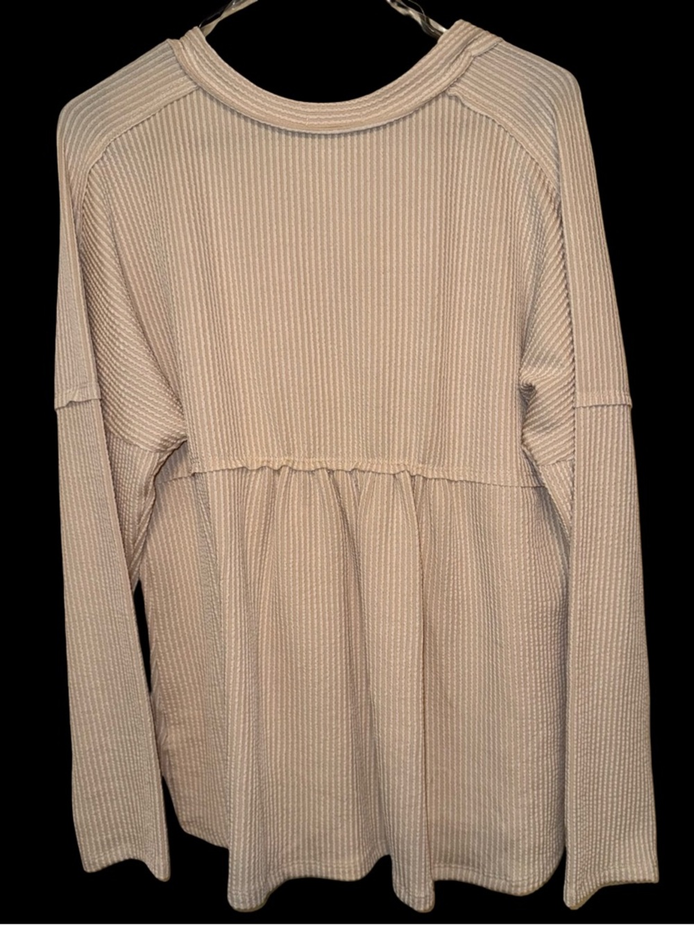 Andree Raised Ribbed Button V-Neck Knit Top - Picture 3 of 4